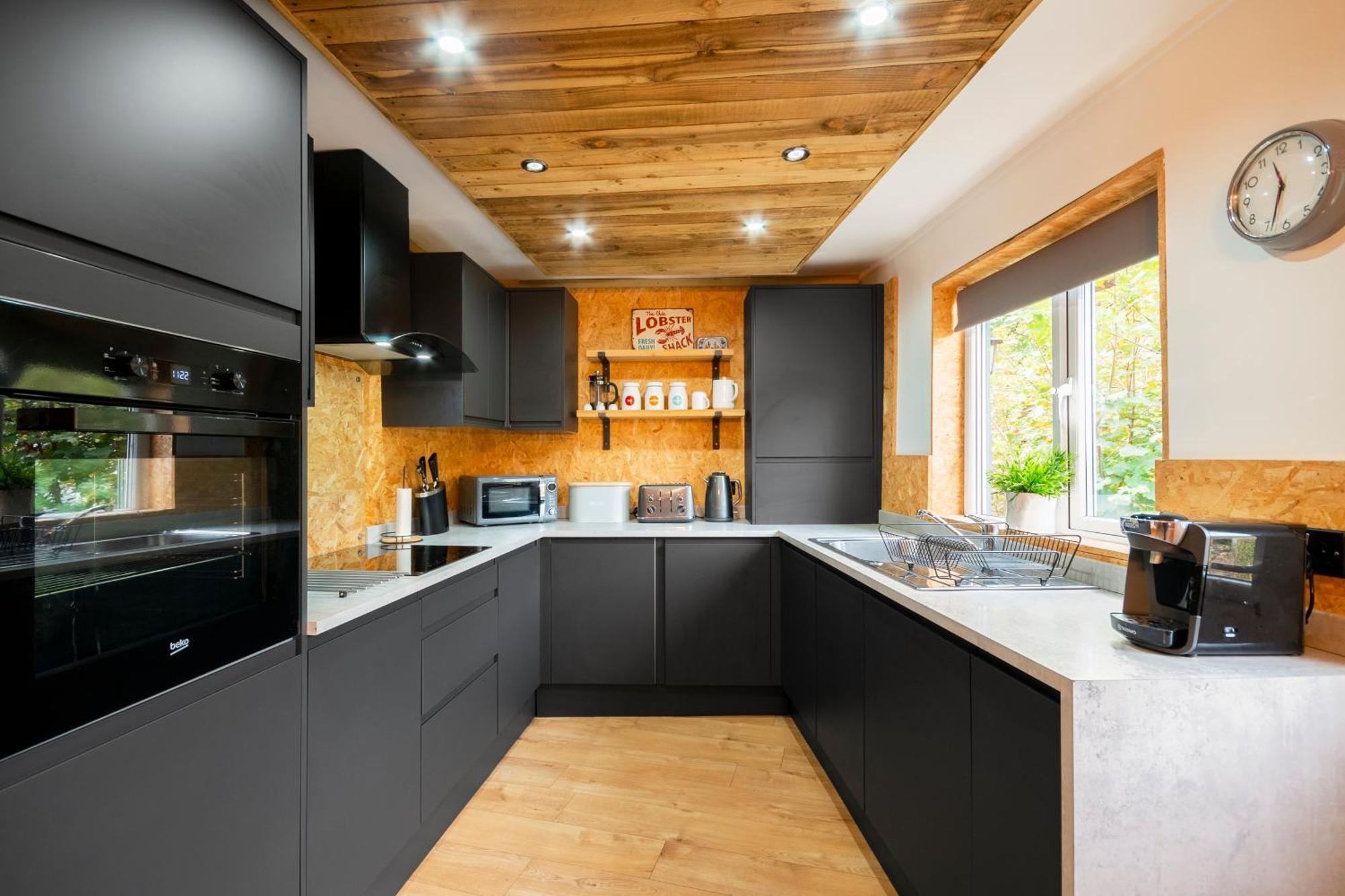 Riverside Great House In The Afan Forest Bike Park By Staystaycations Glyncorrwg Exterior foto