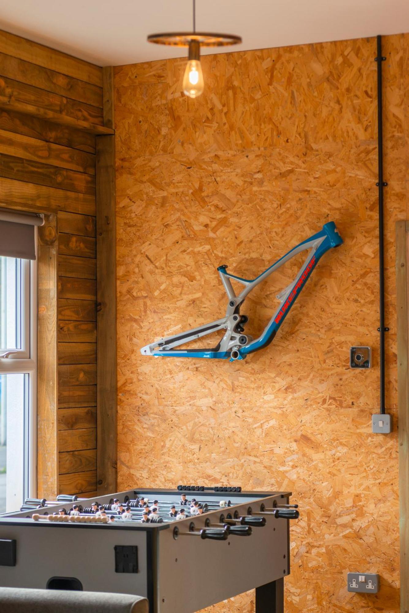 Riverside Great House In The Afan Forest Bike Park By Staystaycations Glyncorrwg Exterior foto