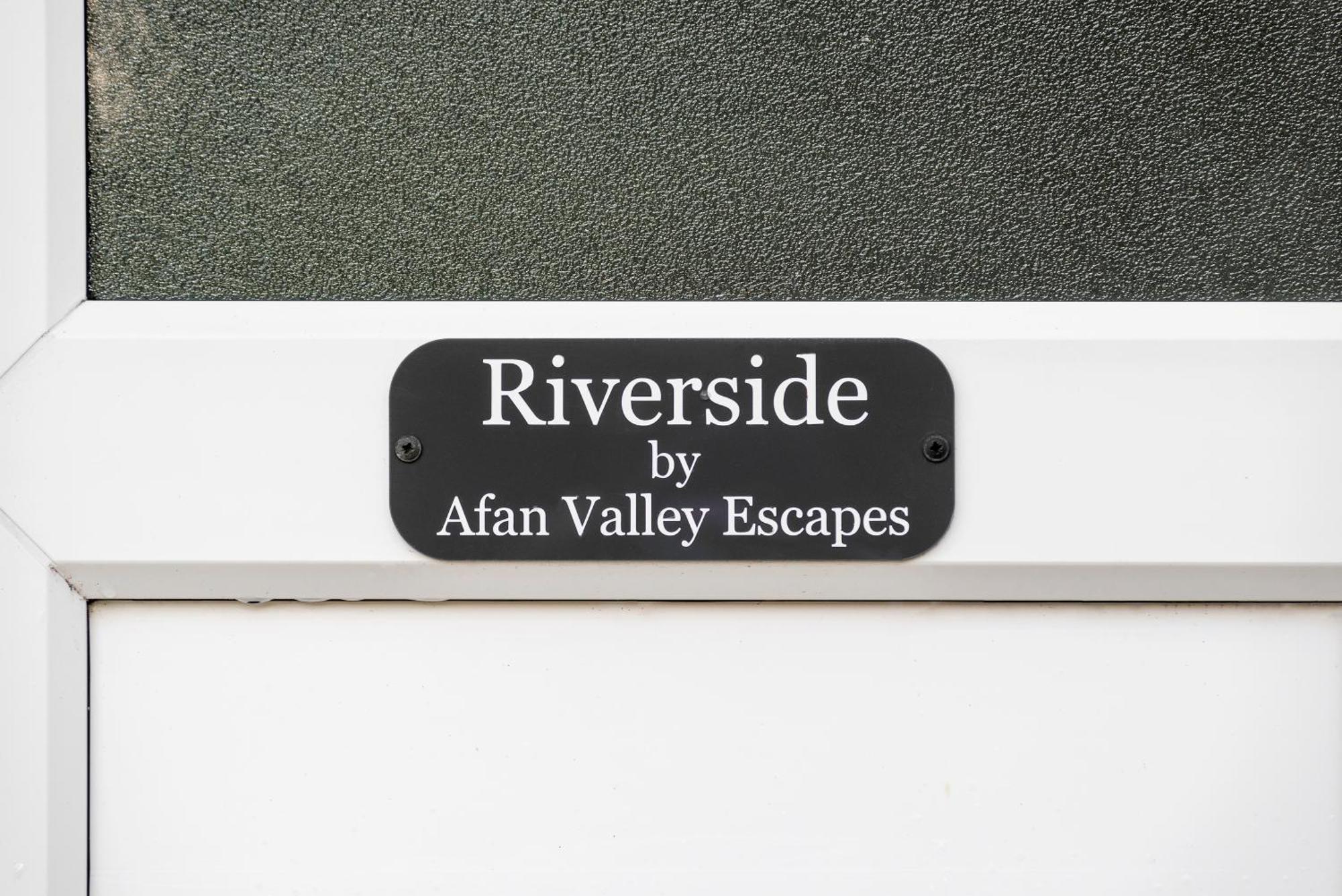 Riverside Great House In The Afan Forest Bike Park By Staystaycations Glyncorrwg Exterior foto